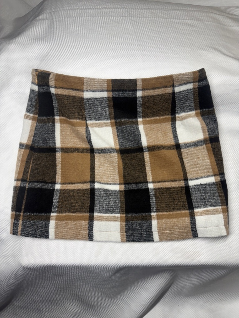 Plaid Wool-Blend Mini Skirt in Camel and Black - Large